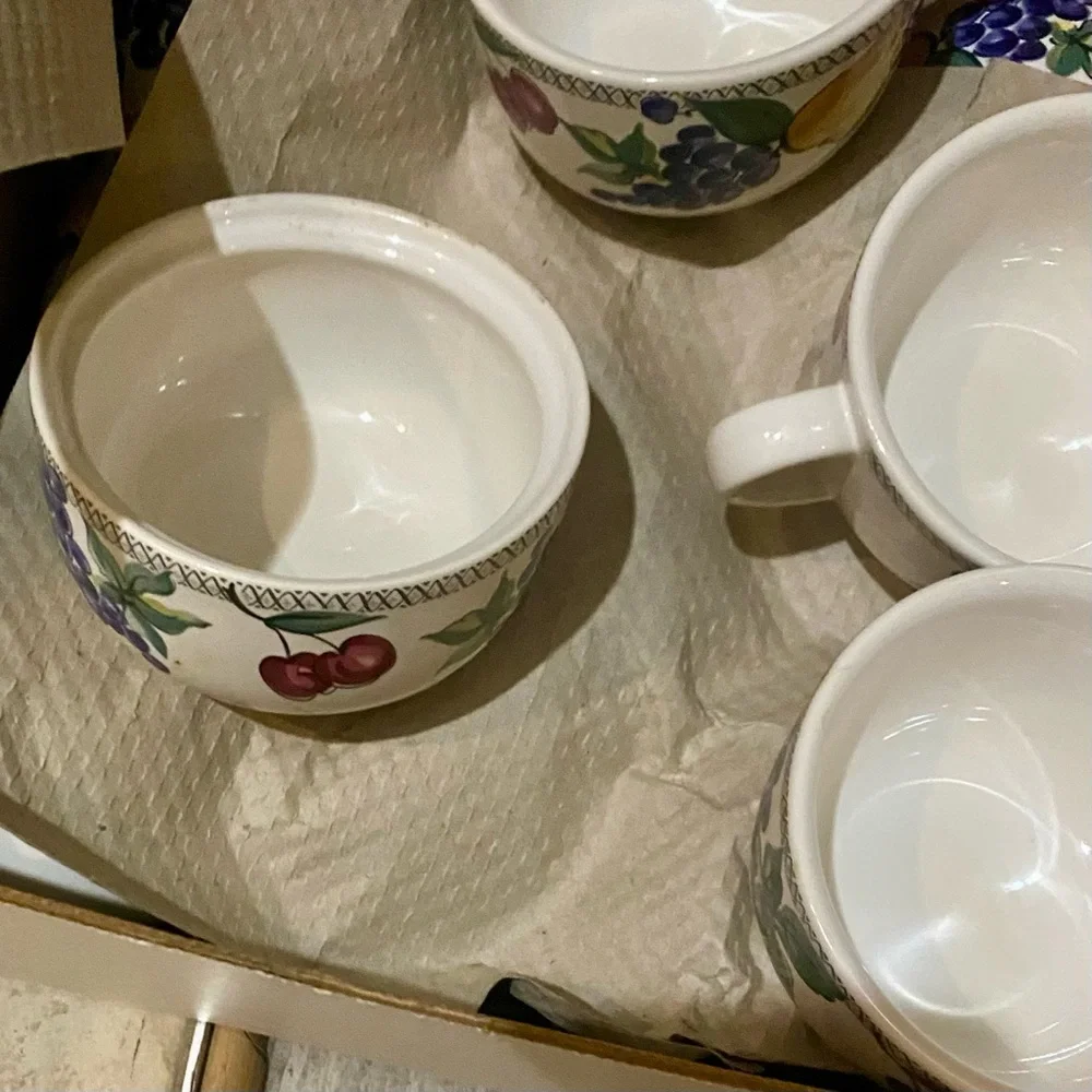 Cafe Classico dinnerware set - Picture 6 of 7